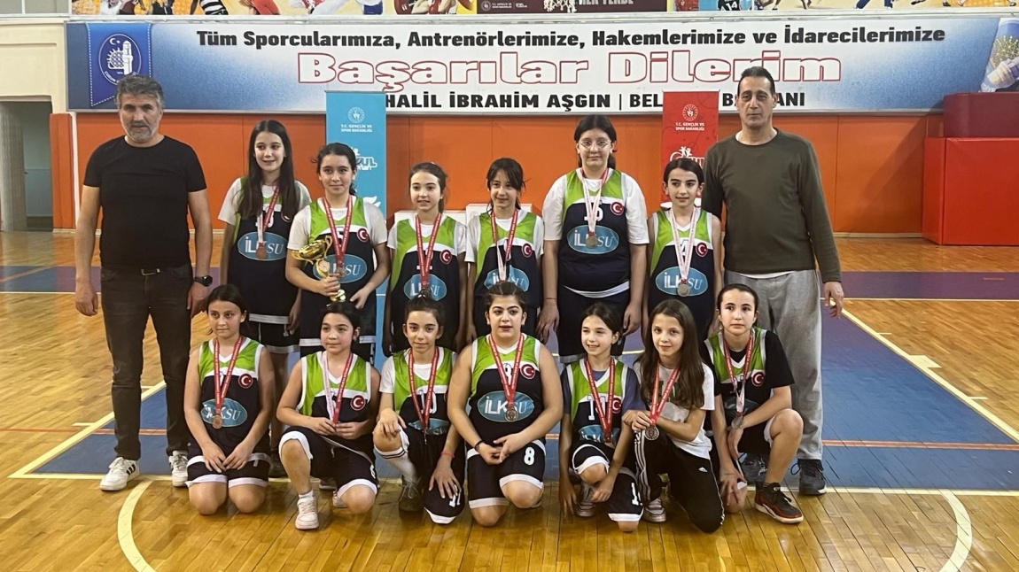 Basketbol Küçük Kızlarda  İl 2.si 
